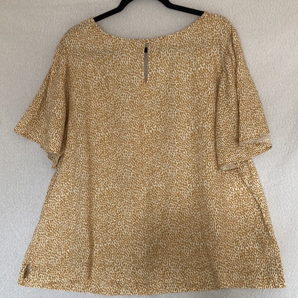 AVA & VIV tan ochre tiny dot animal print v-neck blouse Size 1X - Picture 6 of 9